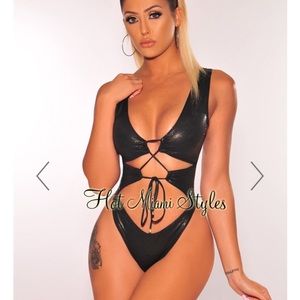 HotMiamiStyles One piece cutout
